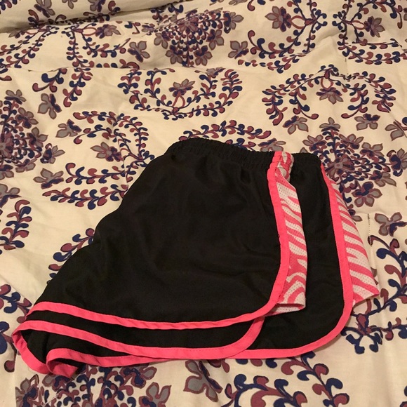 Shorts - Picture 3 of 3